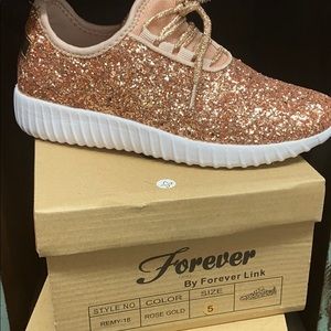 Glitter tennis shoes